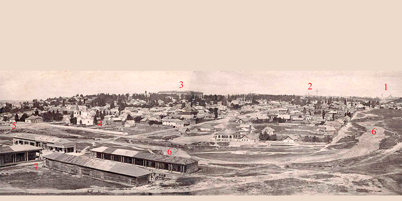 Вигляд на Нову забудову від Черепанової гори. Фото 1870-х років: 1 — Михайлівський Золотоверхий собор із дзвіницею, 2 — Софійський собор із дзвіницею, 3 — Київський університет, 4 — Святотроїцька церква, 5 — вулиця Васильківська, 6 — русло ріка Клов, 7 — Троїцький базар із торговими рядами