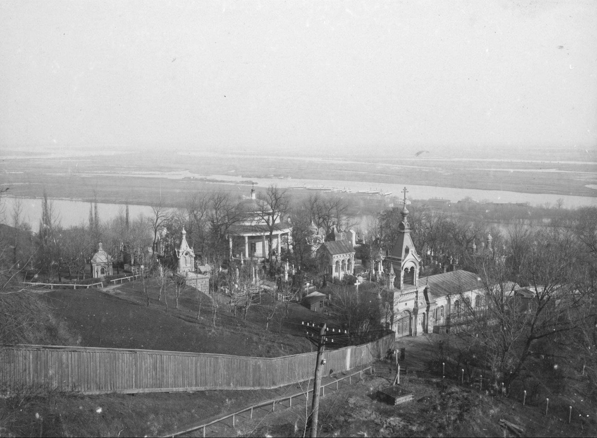 Аскольдова могила. Світлина початку ХХ століття. З колекції Національного заповідника «Києво-Печерська лавра»