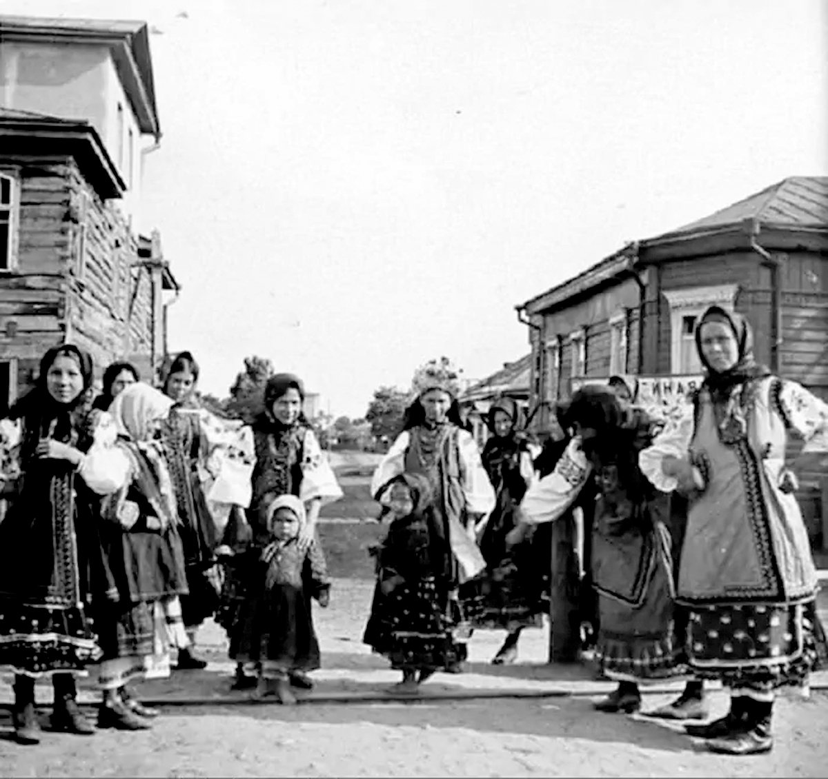 Жінки в Микільській Слобідці. Фото 1903 року