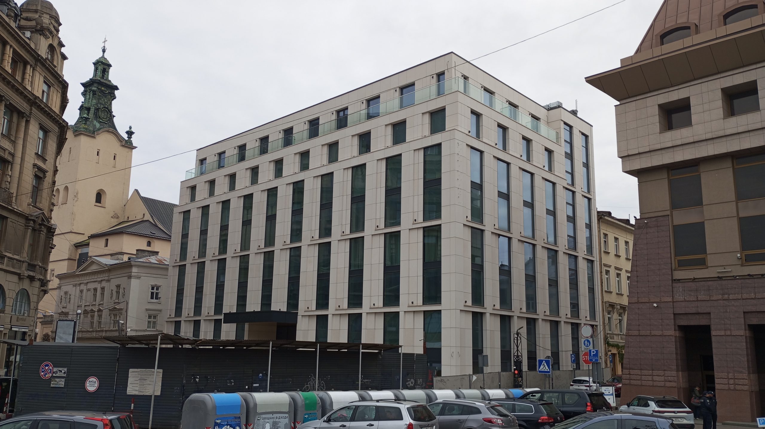 Архітектура поблизу площі Міцкевича