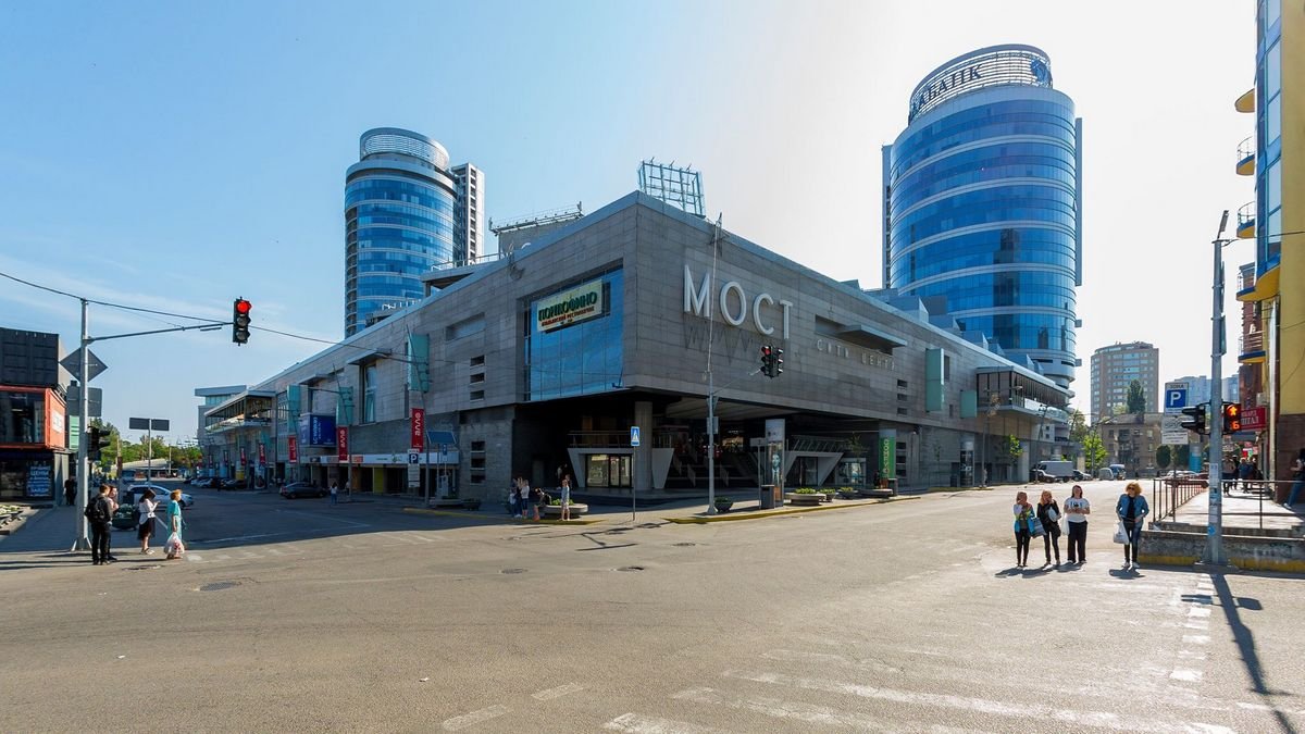 Мост-Сіті центр.